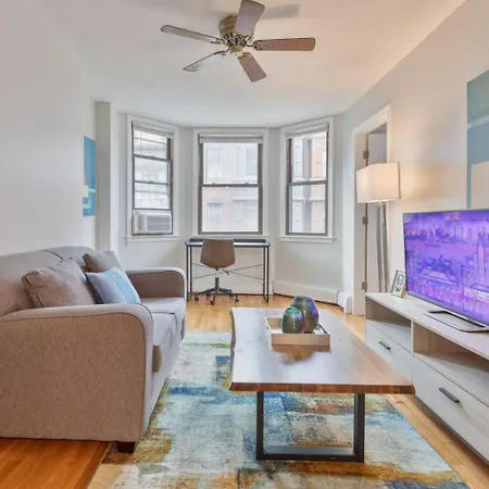 Entire Apt Near Wharf